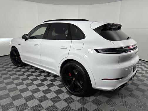 2025 Porsche Cayenne E-Hybrid S