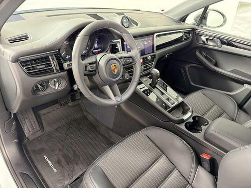 Carrara White Metallic 2026 Porsche Macan T