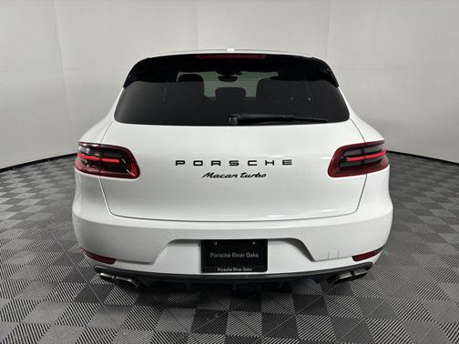 2017 Porsche Macan Turbo