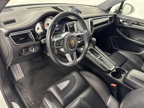 2017 Porsche Macan Turbo