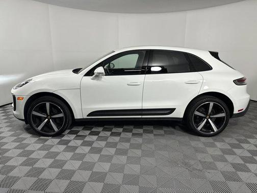 2024 Porsche Macan Base