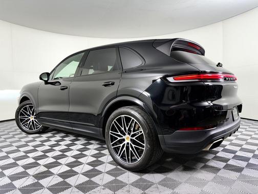 Chromite Black Metallic 2024 Porsche Cayenne Cayenne