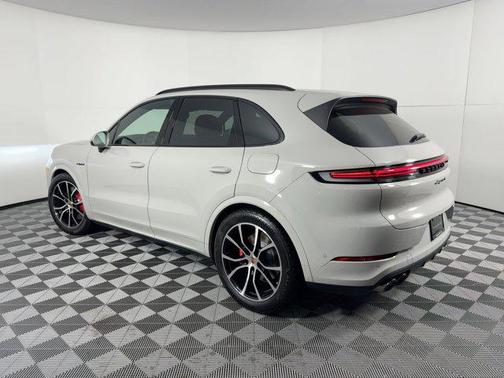 2026 Porsche Cayenne Cayenne S E-Hybrid