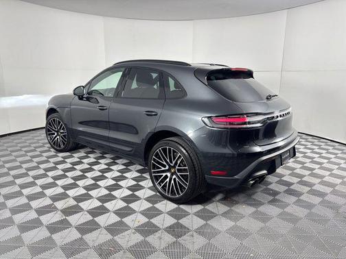 2026 Porsche Macan AWD