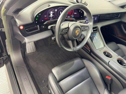 2022 Porsche Taycan Performance Battery Plus