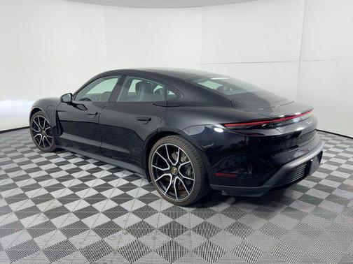 2022 Porsche Taycan Performance Battery Plus