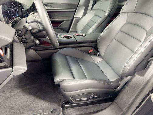 2025 Porsche Taycan RWD