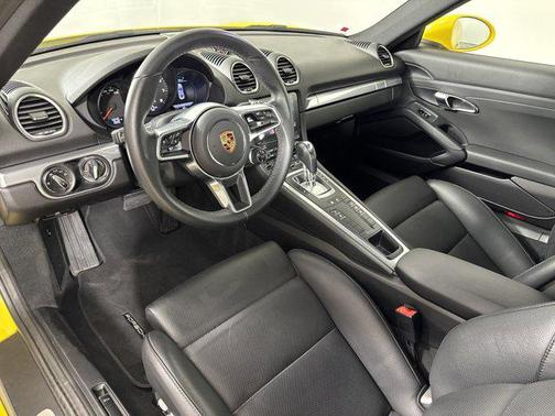2024 Porsche 718 Cayman Style Edition