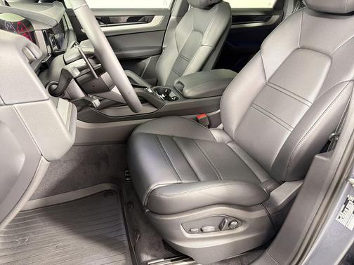Vanadium Grey Metallic 2026 Porsche Cayenne Cayenne