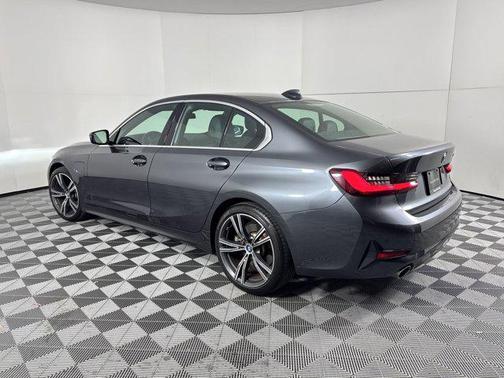 2022 BMW 330e 330e