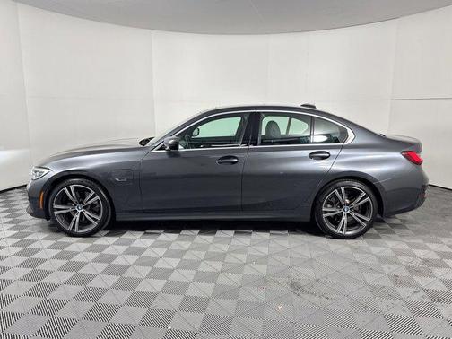2022 BMW 330e 330e