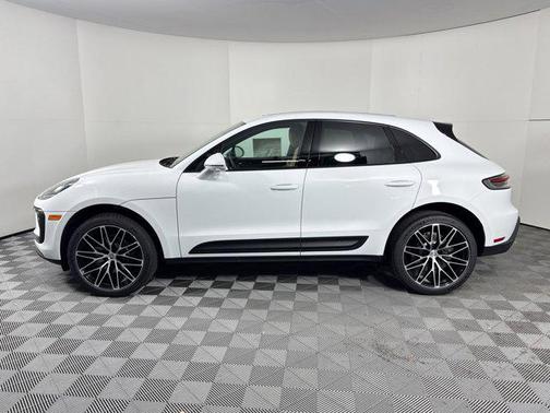 2026 Porsche Macan AWD