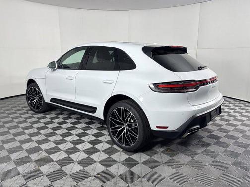 2026 Porsche Macan AWD