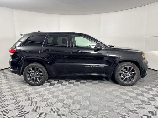 Diamond Black Crystal Pearlcoat 2018 Jeep Grand Cherokee High Altitude