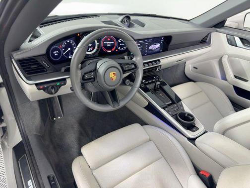 2022 Porsche 911 Carrera GTS