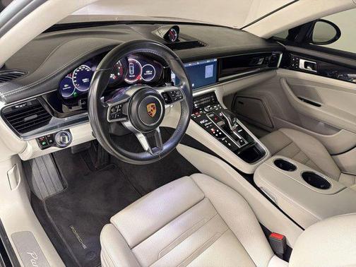 Chalk 2018 Porsche Panamera 4