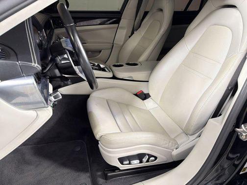 Chalk 2018 Porsche Panamera 4