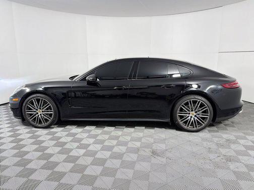Chalk 2018 Porsche Panamera 4