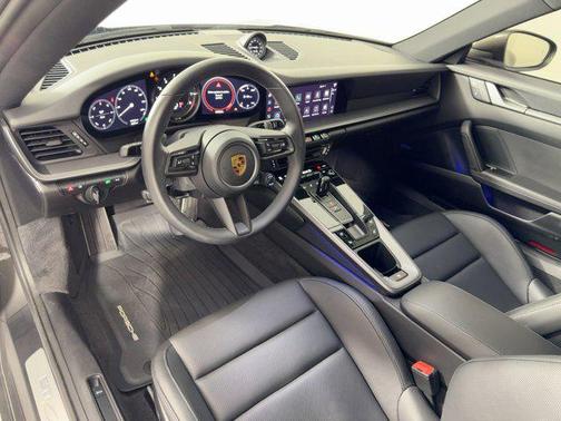 2022 Porsche 911 Carrera 4 GTS