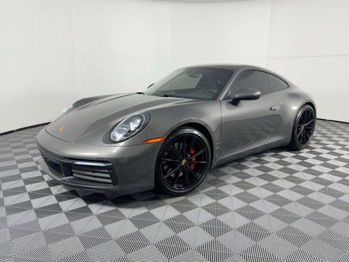2022 Porsche 911 Carrera 4 GTS