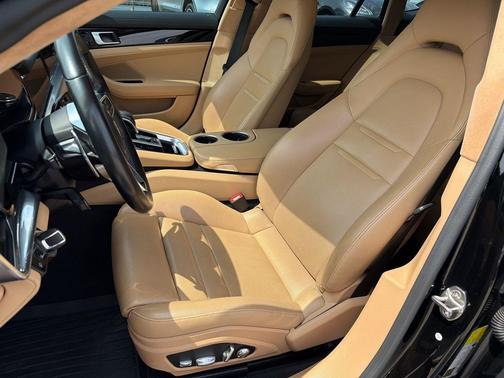 Black 2018 Porsche Panamera 4S