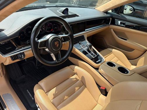 Black 2018 Porsche Panamera 4S