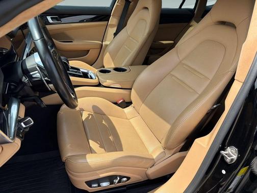 Black 2018 Porsche Panamera 4S
