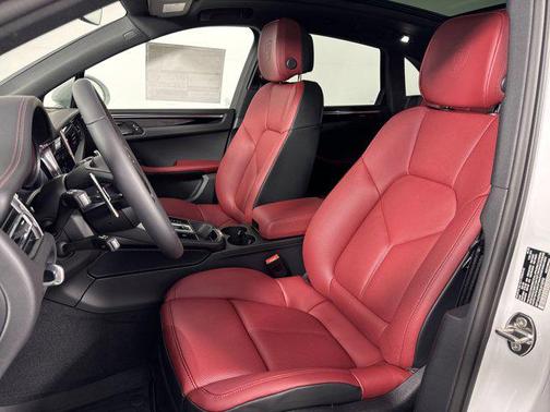 2025 Porsche Macan AWD