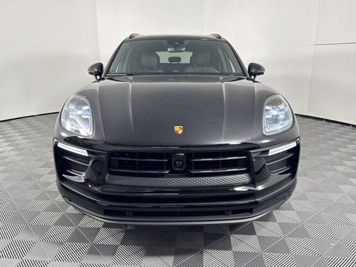 2026 Porsche Macan AWD