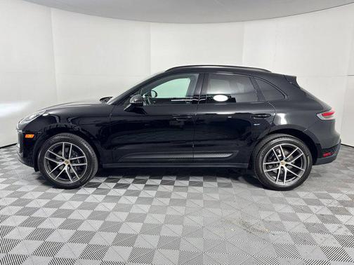 2026 Porsche Macan AWD