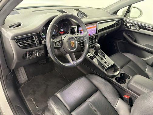 Chalk 2024 Porsche Macan Macan
