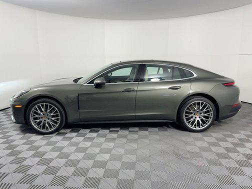 2026 Porsche Panamera RWD