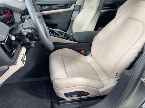 2026 Porsche Panamera RWD