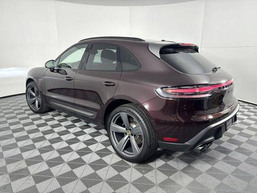 2025 Porsche Macan T