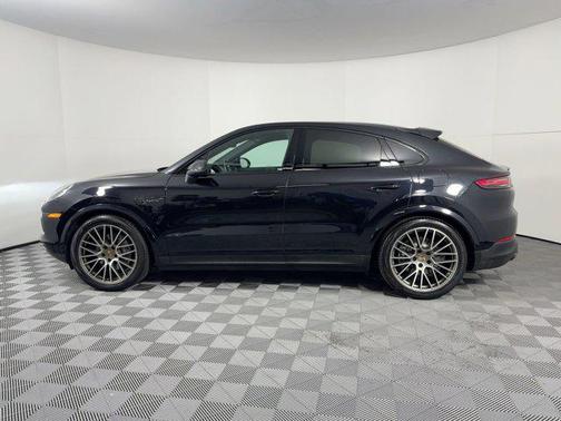 2022 Porsche Cayenne Platinum Edition