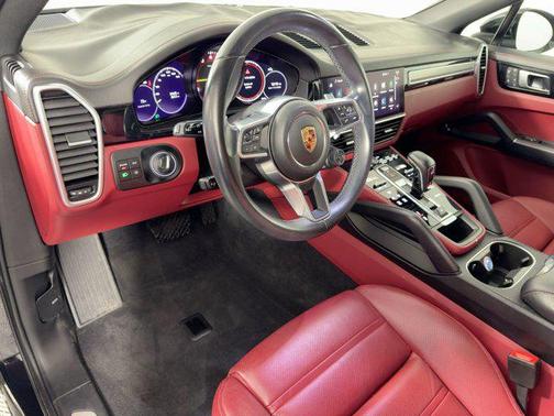 2022 Porsche Cayenne Platinum Edition