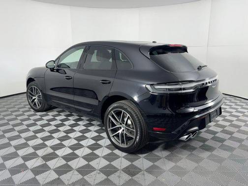 2026 Porsche Macan AWD