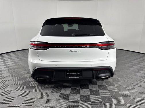 2026 Porsche Macan AWD