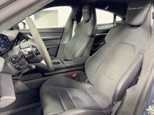 2025 Porsche Taycan Turbo GT