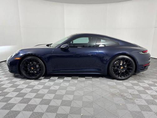 2022 Porsche 911 Carrera