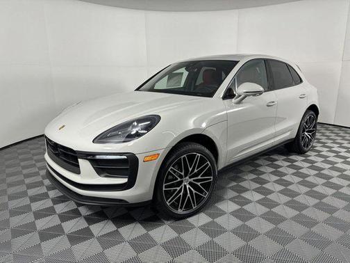 2025 Porsche Macan AWD