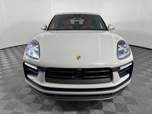 2025 Porsche Macan AWD