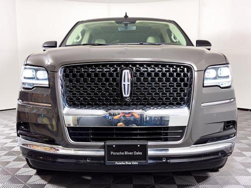 Chroma Caviar Dark Gray Metallic Clearcoat 2024 Lincoln Navigator Black Label