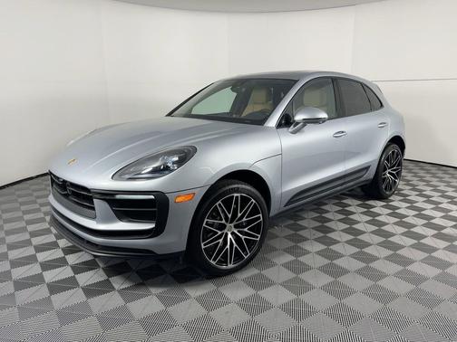 Dolomite Silver Metallic 2026 Porsche Macan Macan