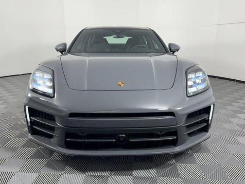 2026 Porsche Panamera 4