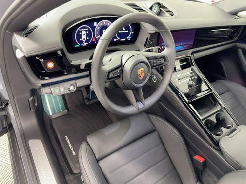 2026 Porsche Panamera 4