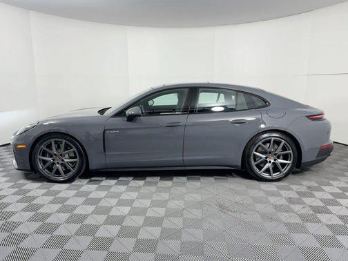 2026 Porsche Panamera 4