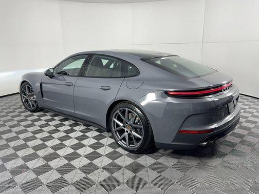 2026 Porsche Panamera 4