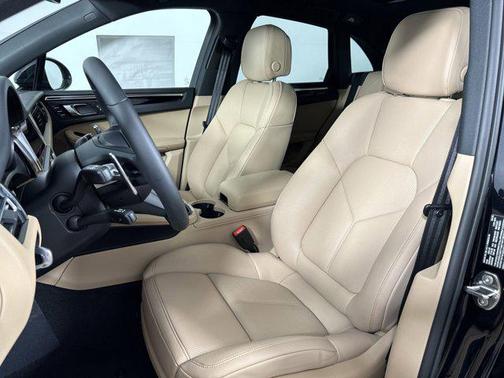 2025 Porsche Macan AWD