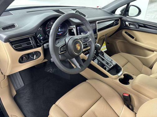 2025 Porsche Macan AWD